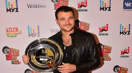 EMIN стал обладателем премии "МУЗ-ТВ": "Лучшая песня на иностранном языке"