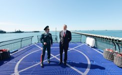 Azerbaijani president reviews new border guard ship of State Border Service (PHOTO)