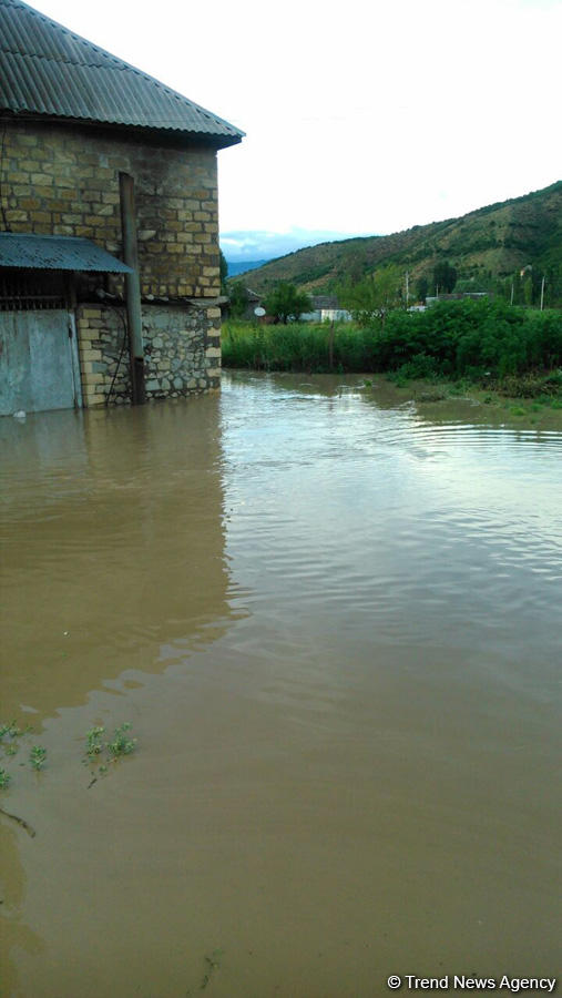 Azerbayan'da aşırı yağmur sele yol açtı (Fotoğraf) - Gallery Image