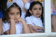 В школах Азербайджана прозвенел «последний звонок» (ФОТО)