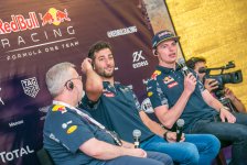 Звездные пилоты Red Bull Racing и панорама Баку (ФОТО)