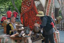 Formula 1 için Bakü'ye gelen turistler yerli kültürün tadını çıkardılar (Fotoğraf)