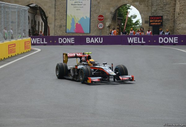 Bakü GP2 yarışmalarına start verildi (Fotoğraf)
