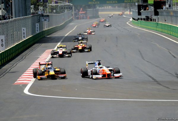 Massive accident at GP2, more drivers fell out of second race in Baku