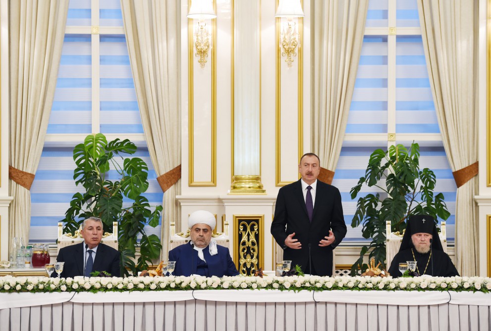 Президент Азербайджана: 2016 год останется в истории как год экономической стабилизации