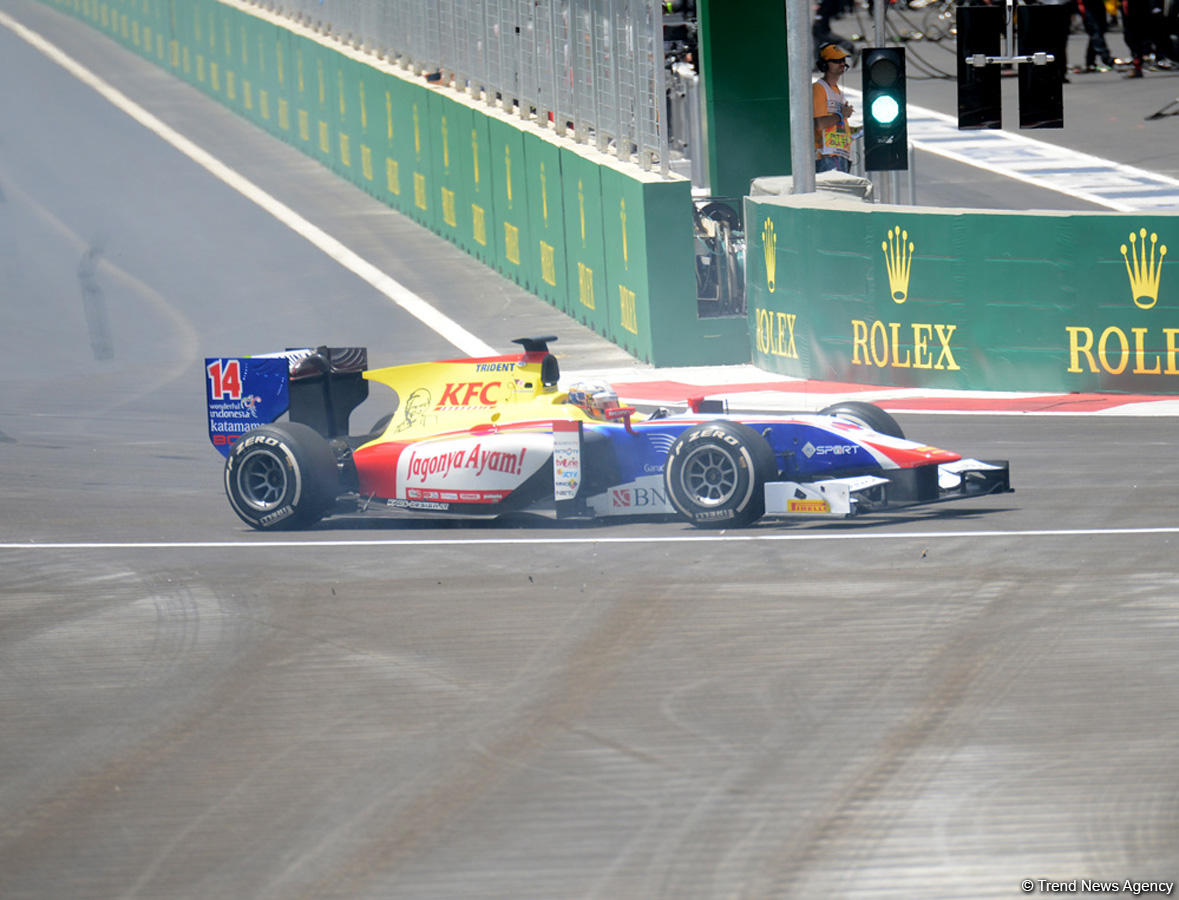 Bakü GP2 yarışmalarının 2.gününe start verildi (Fotoğraf)