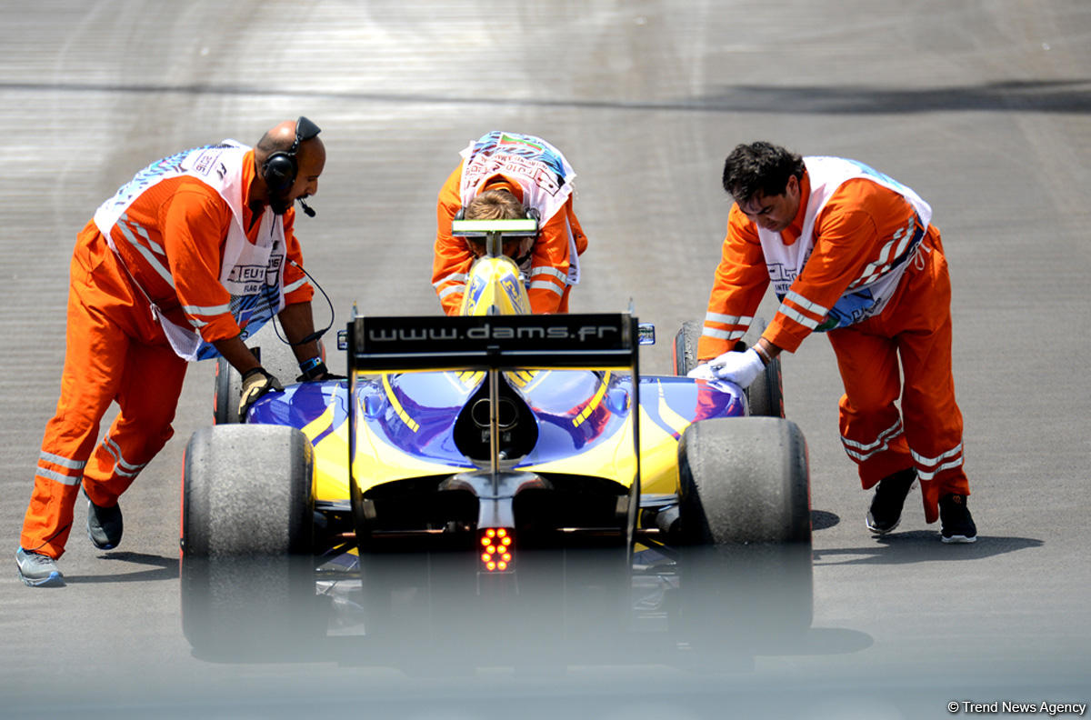 В субботу в Баку стартовала первая гонка в классе GP2 (ФОТО) - Gallery Image