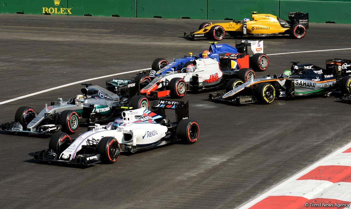 Первая авария на гонке Гран-при Азербайджана Формулы 1