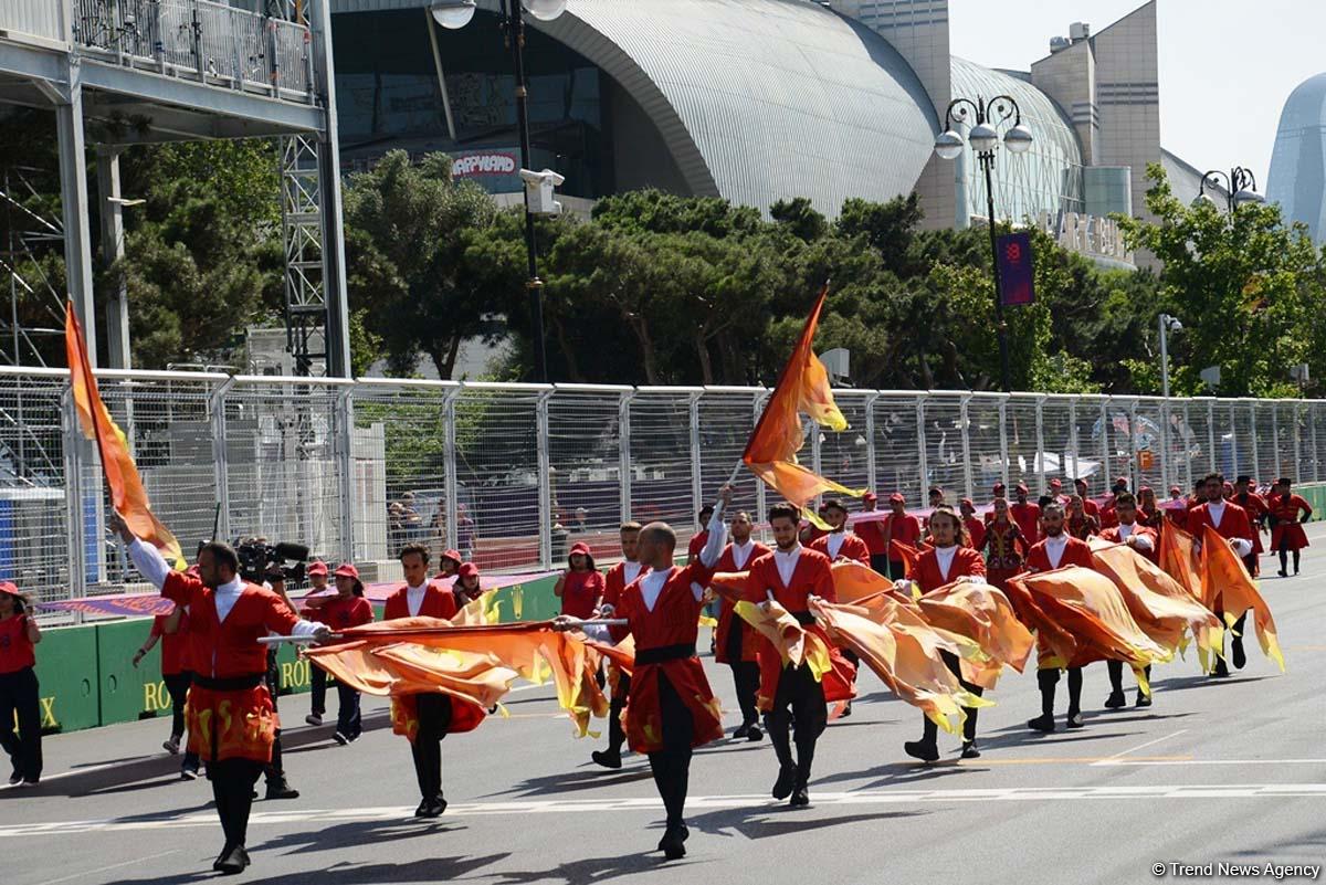Формула 1 в Баку  стала общим праздником болельщиков, команд и гонщиков  (репортаж) (ФОТО)