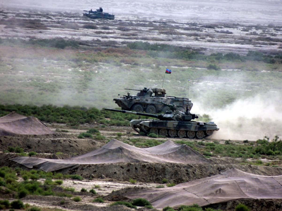ВС Азербайджана проводят оперативно-тактические учения в прифронтовой зоне (ФОТО)