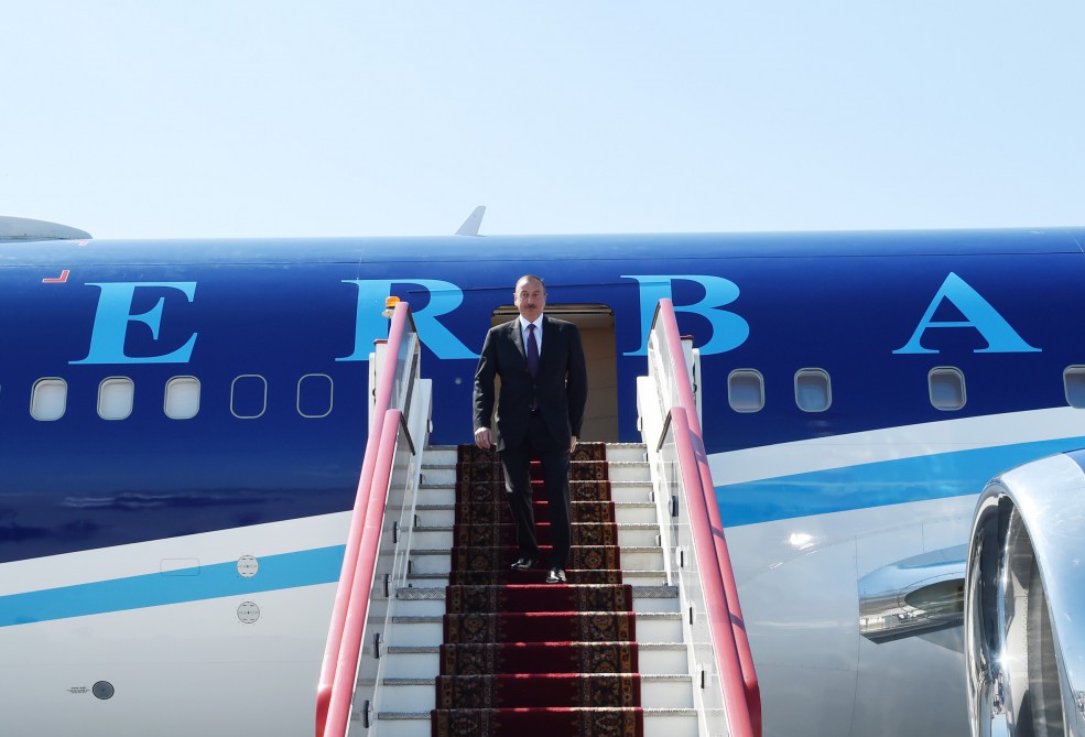 Президент Азербайджана прибыл с рабочим визитом в Россию (ФОТО)