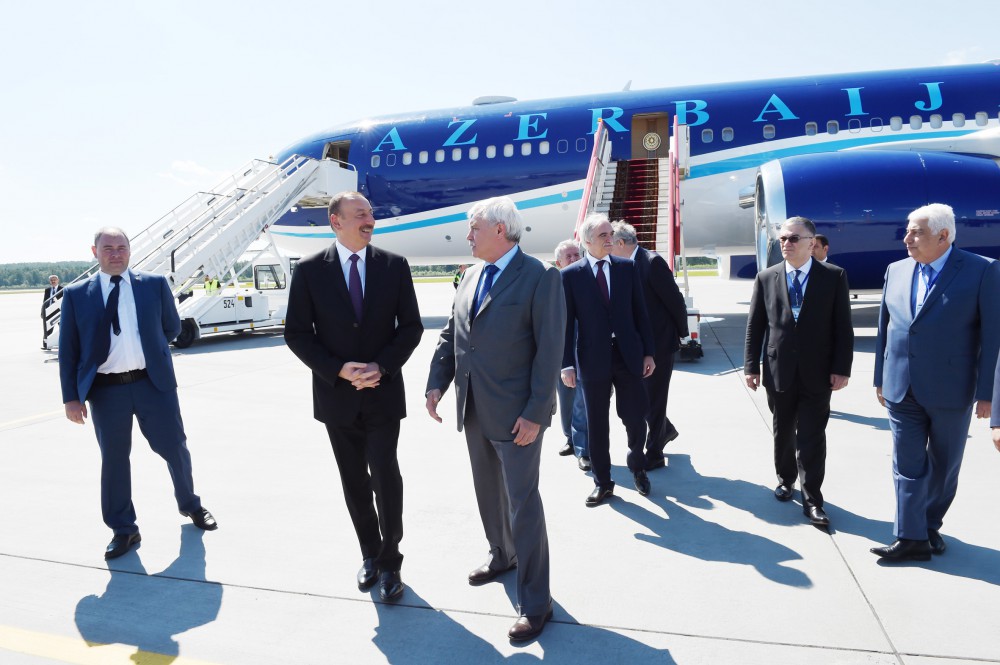 President Aliyev arrives in Russia for working visit
