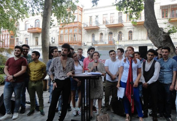 Французы и азербайджанцы отметили День летнего солнцестояния (ФОТО)