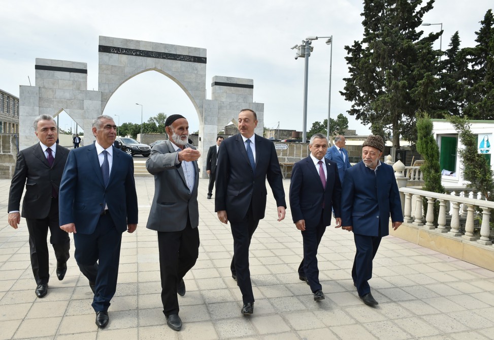 Prezident İlham Əliyev Nardarandakı "Rəhimə Xanım"  məscid-ziyarətgah kompleksi ilə tanış olub (FOTO)