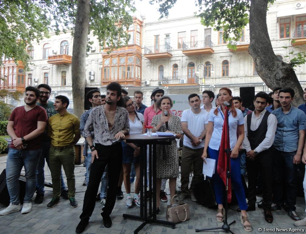 Французы и азербайджанцы отметили День летнего солнцестояния (ФОТО) - Gallery Image