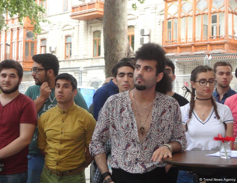 Французы и азербайджанцы отметили День летнего солнцестояния (ФОТО) - Gallery Image