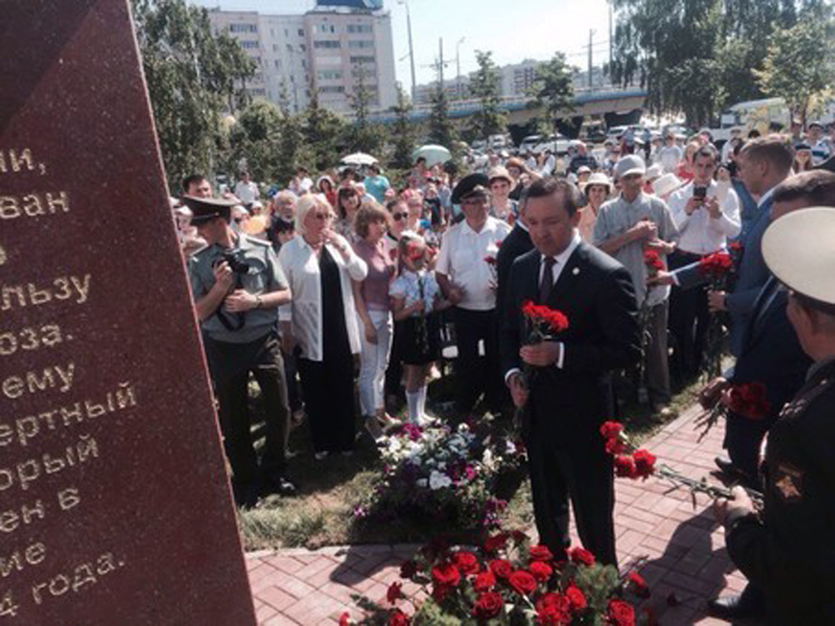 В Казани открыт памятник легендарному разведчику из Баку (ФОТО)