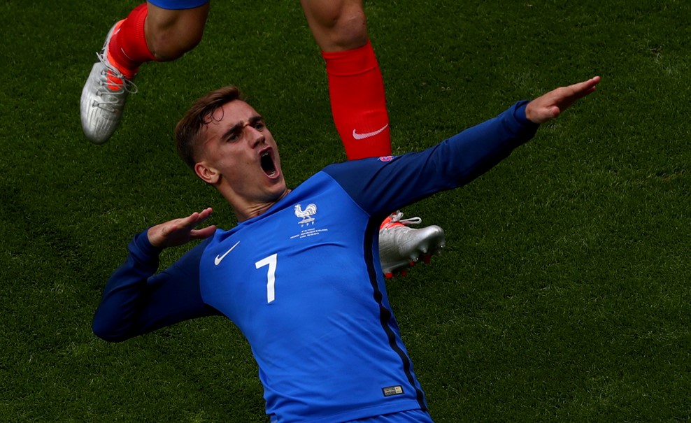 EURO 2016'da Fransa çeyrek finale yükseldi
