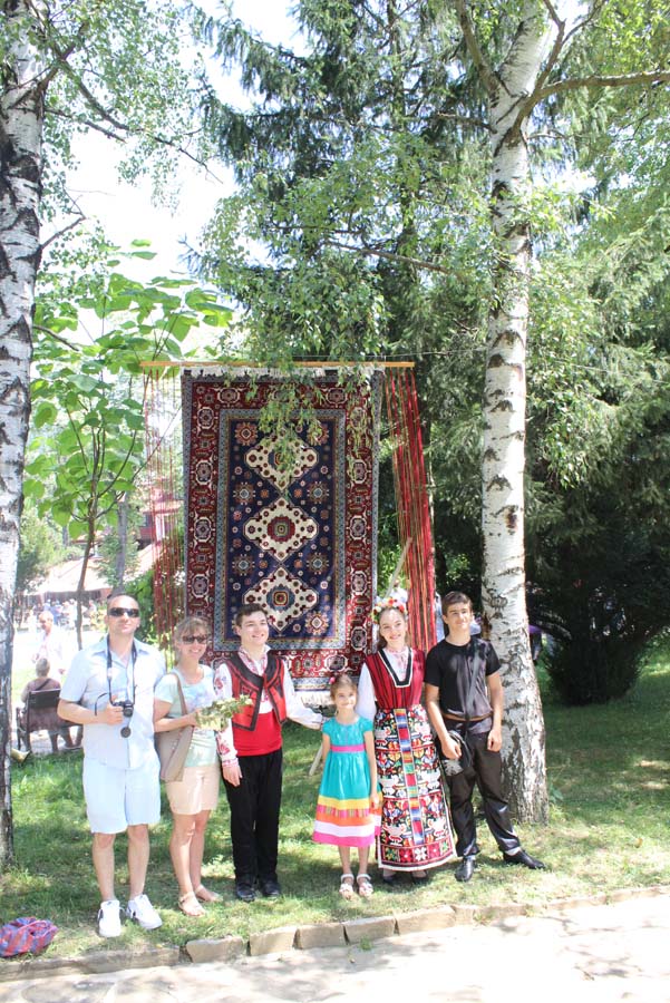 Azərbaycan Bolqarıstanda xalça festivalında təmsil olunub (FOTO)