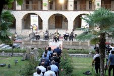 “İpək yolu” VII Beynəlxalq musiqi festivalında İranın “Təbriz” İnstrumental ansamblının konserti olub (FOTO)