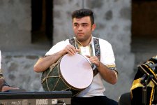 В рамках фестиваля «Шелковый путь» в Шеки выступил иранский инструментальный ансамбль «Тебриз» (ФОТО)