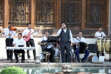 В рамках фестиваля «Шелковый путь» в Шеки выступил местный ансамбль «Зирвя»