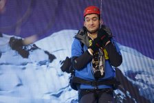Азербайджанский телеведущий стал альпинистом (ФОТО)