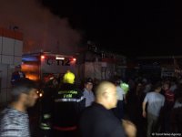Сильный пожар на бывшем авторынке в Баку потушен (ФОТО/ВИДЕО)