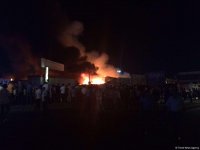 Bakının "maşın bazarı"nda yanğın söndürülüb (YENİLƏNİB-4) (FOTO/VİDEO)