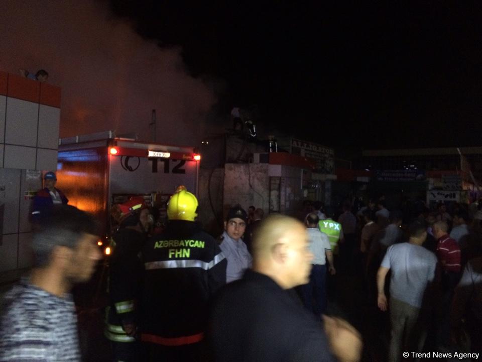 Big fire extinguished at car market in Baku (PHOTO/VIDEO)