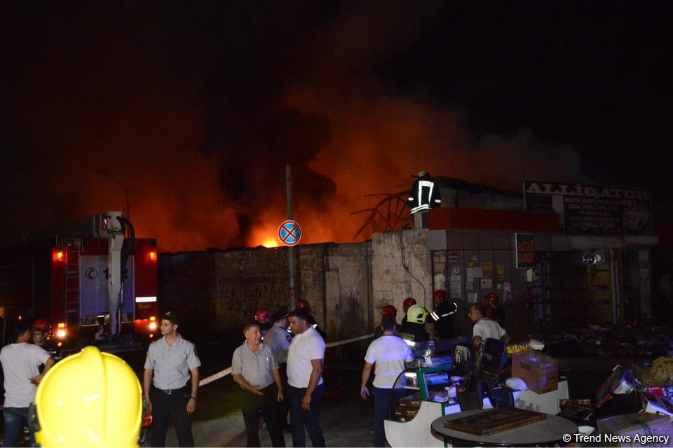 Big fire extinguished at car market in Baku (PHOTO/VIDEO)
