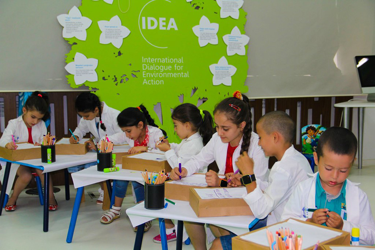 Общественное объединение IDEA провело очередной лабораторный тренинг для детей (ФОТО)