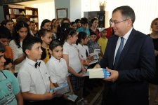 ATV Kitab: в Баку презентованы книжные издания (ФОТО)