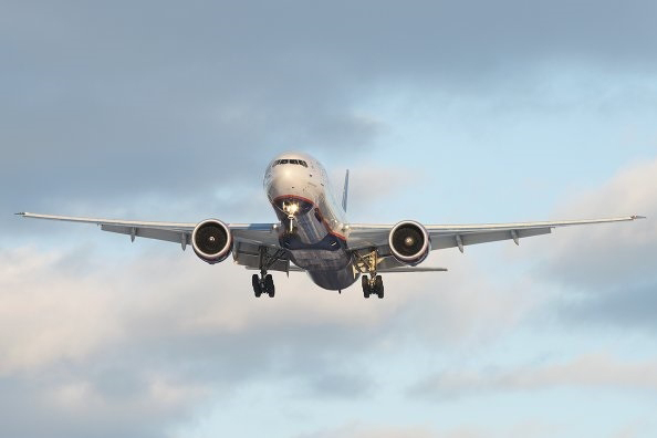 Самолет CSA, вылетевший в Сеул, вернулся в Прагу из-за утечки топлива