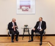 Cumhurbaşkanı Aliyev Varşova'da Afganistan Cumhurbaşkanı ile görüştü