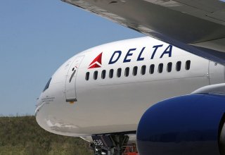 Пассажирский самолет Delta Air Lines по ошибке приземлился на базе ВВС США