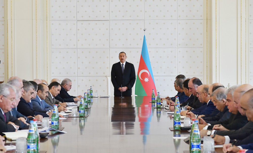 Президент Ильхам Алиев: Часть захваченных не возделываемых земель принадлежит чиновникам