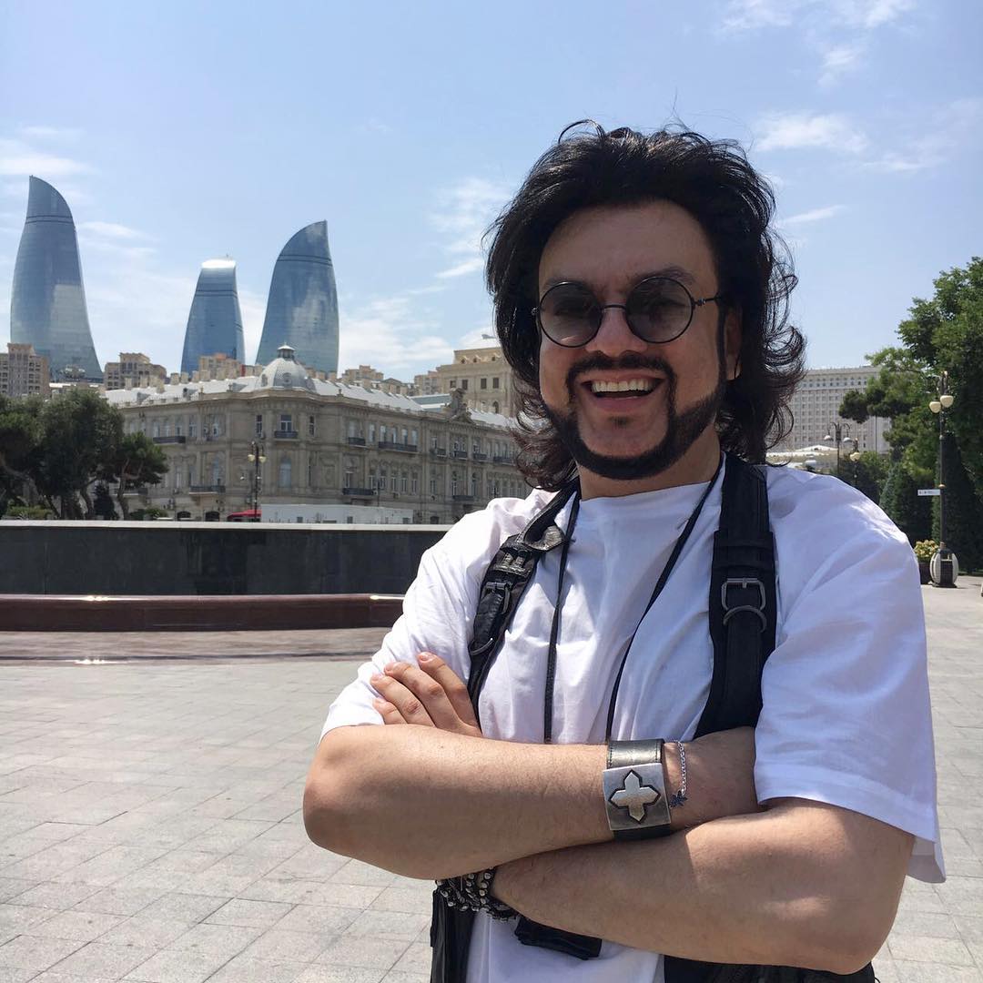 Филипп Киркоров прогулялся по Баку (ФОТО)