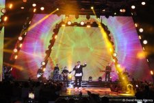 Грандиозный фестиваль "Жара" в Баку завершился композицией Магомаева и праздничным салютом (ФОТО)