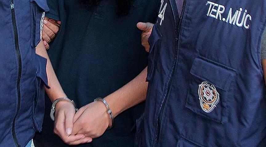 İzmir'de 50 emniyet mensubu tutuklandı
