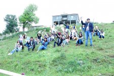 В Дашкесане "волонтеры-депутаты" провели флешмоб и экологическую акцию (ФОТО)