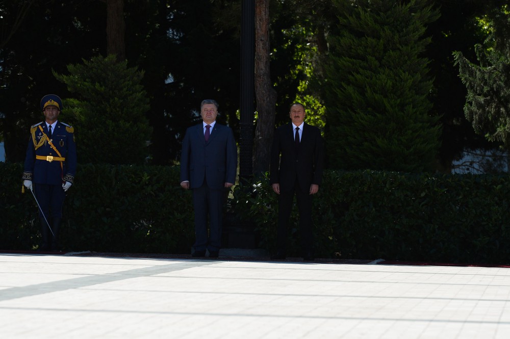Baku holds official welcoming ceremony for Ukrainian president