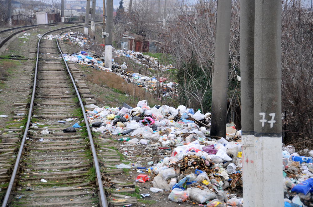 Железную дорогу в окрестностях Баку очищают от бытовых отходов (ФОТО) - Gallery Image