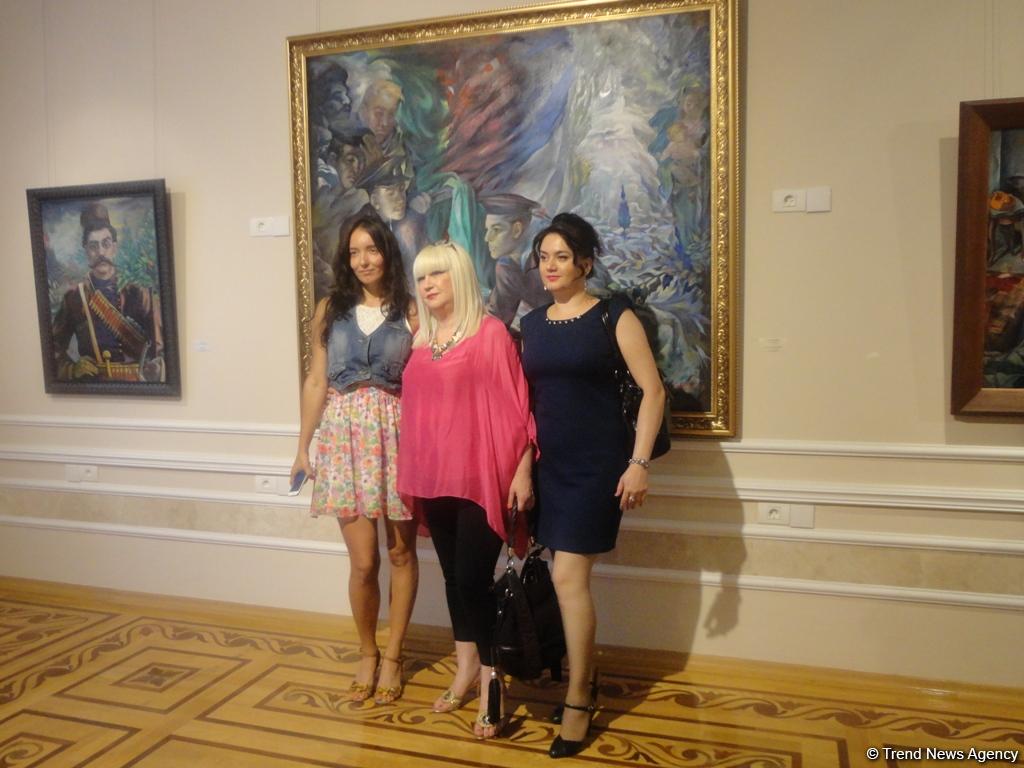 Необыкновенный и фантастически талантливый художник: в Баку открылась выставка  Видади Нариманбекова (ФОТО)