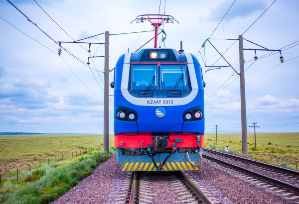 Казахстан планирует начать производство высокоскоростных локомотивов