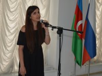 Азербайджанских журналистов поздравили музыкальными номерами (ФОТО)
