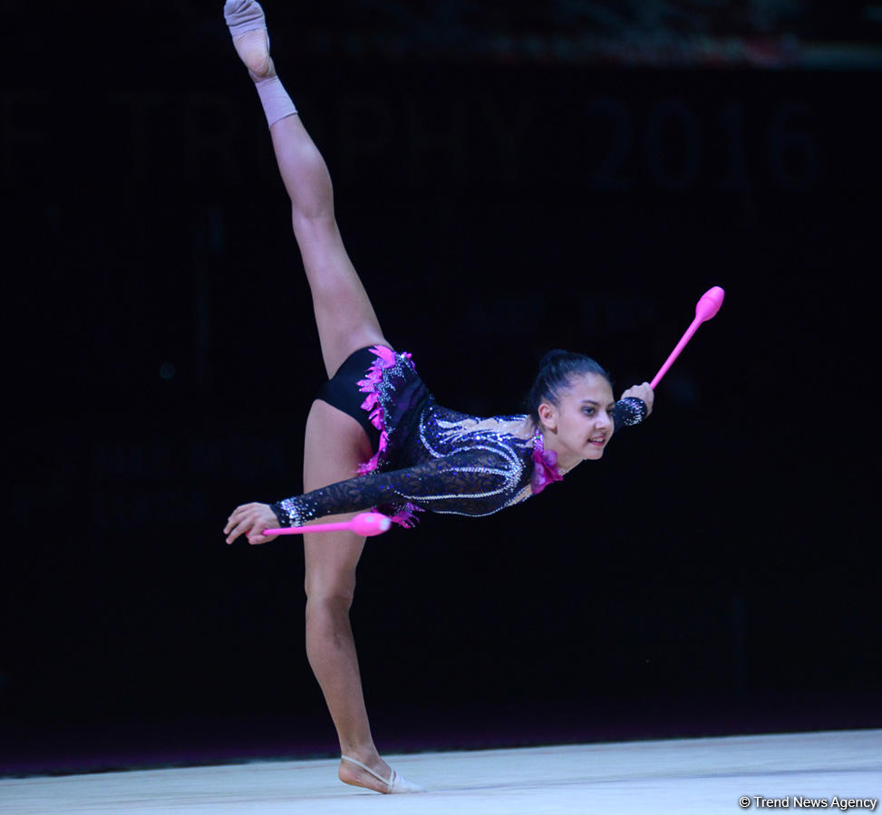 Bədii gimnastika üzrə Dünya Kubokunun ikinci günü (FOTOLAR)