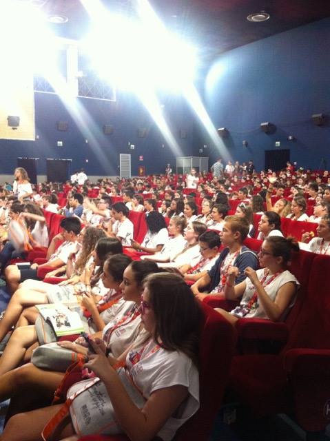 Азербайджанские школьники встретились со звездой Голливуда Дженнифер Энистон в Италии (ФОТО) - Gallery Image