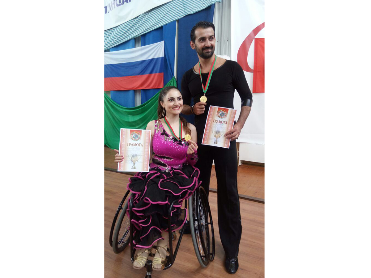 Представители Азербайджана завоевали золото в соревнованиях по спортивным танцам на инвалидных колясках в Беларуси