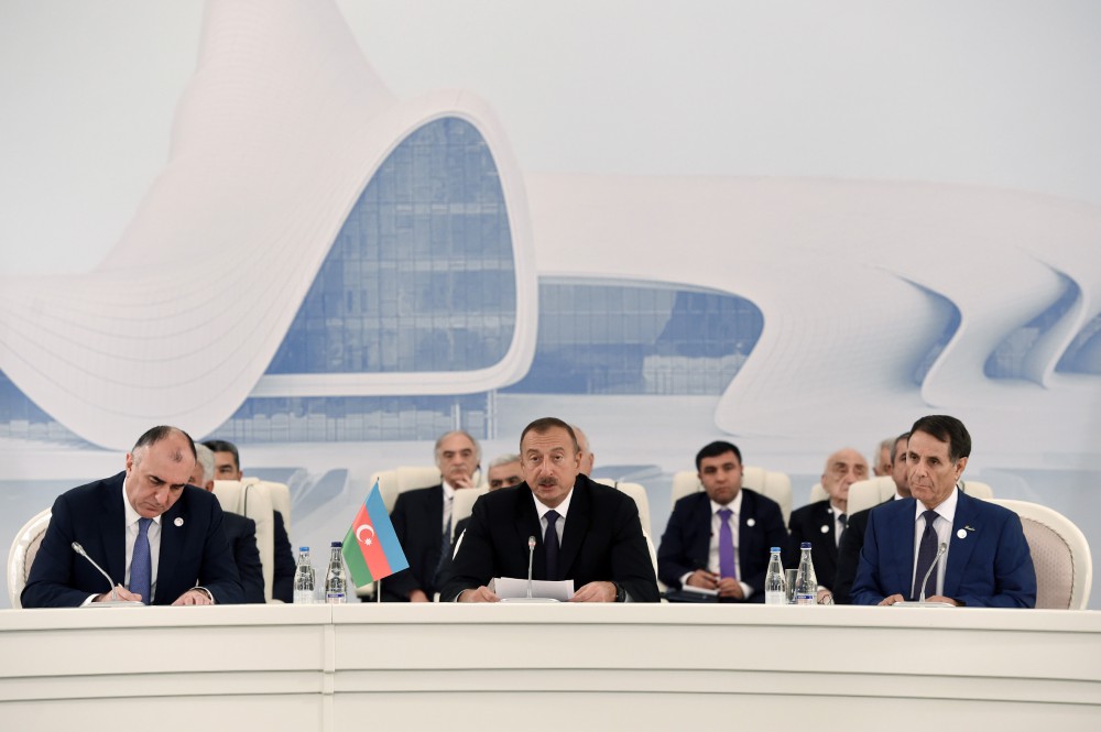 Azerbaijani, Russian, Iranian presidents sign Baku summit declaration